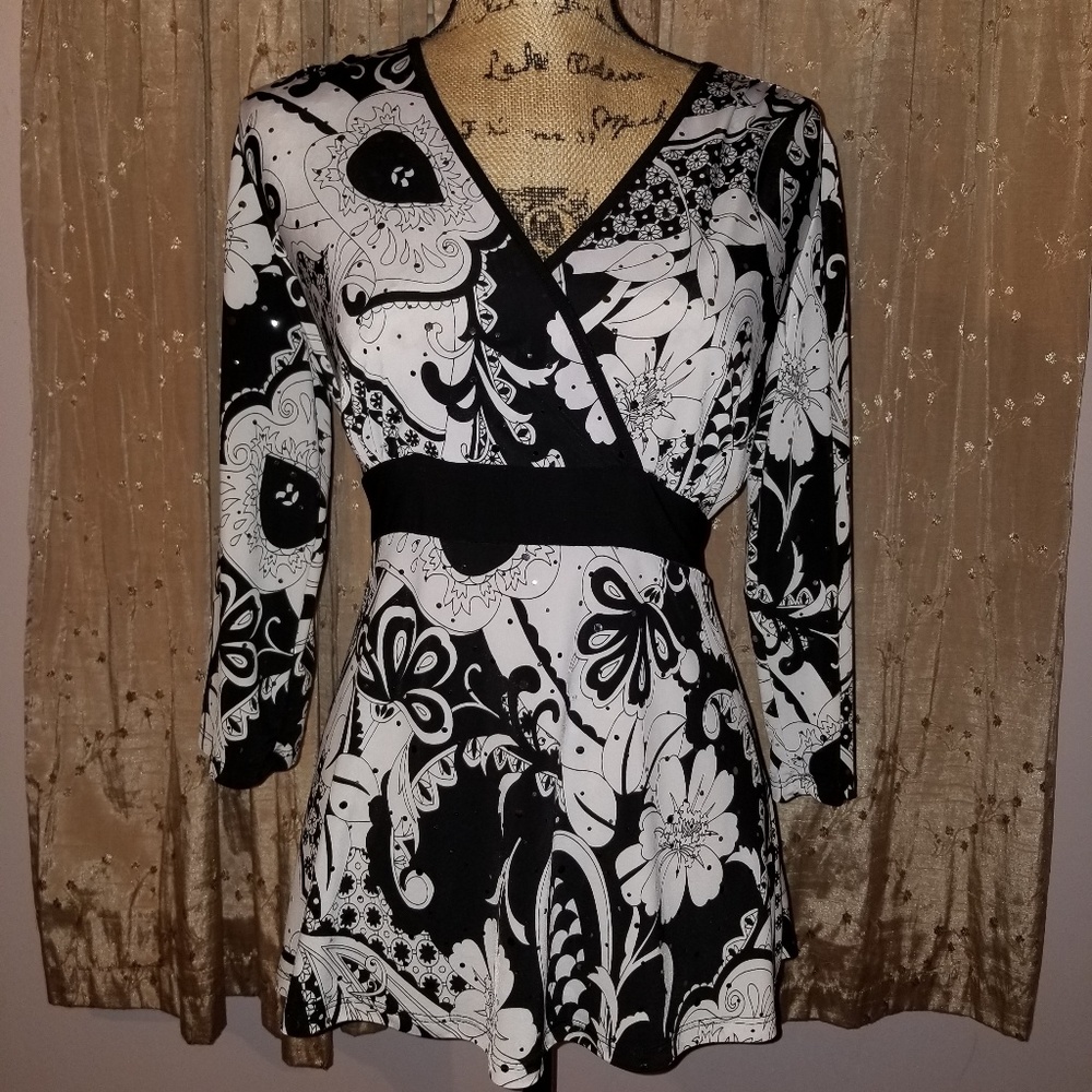 Dressbarn Black & White blouse